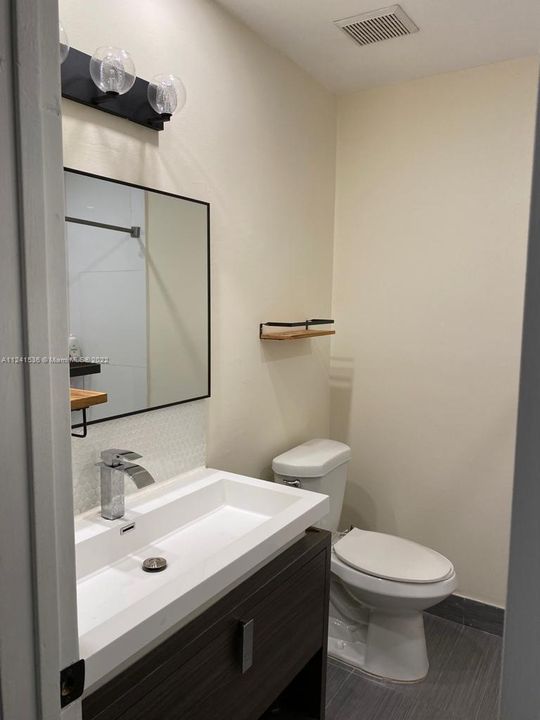 Recently Rented: $2,500 (2 beds, 1 baths, 1000 Square Feet)