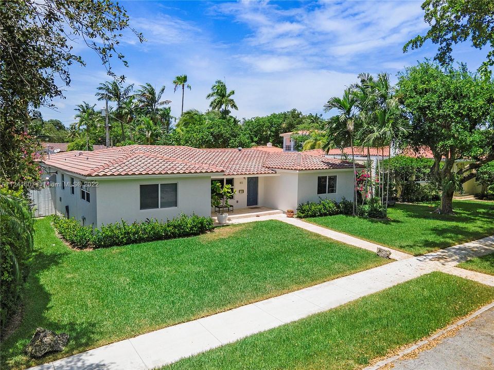 Recently Sold: $1,299,900 (3 beds, 2 baths, 1690 Square Feet)