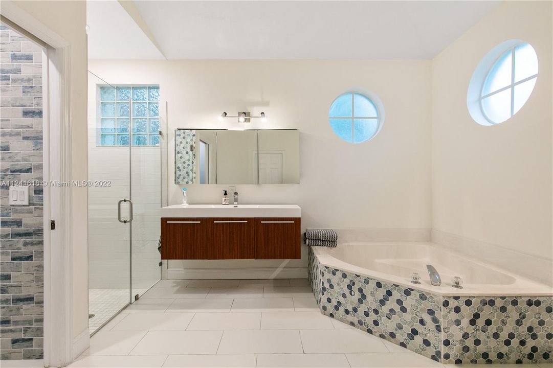 Недавно арендовано: $7,500 (5 спален, 3 ванн, 2804 Квадратных фут)