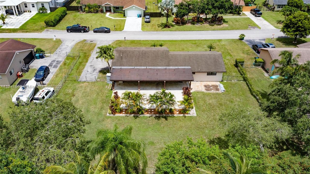 Recently Rented: $3,900 (3 beds, 2 baths, 1699 Square Feet)