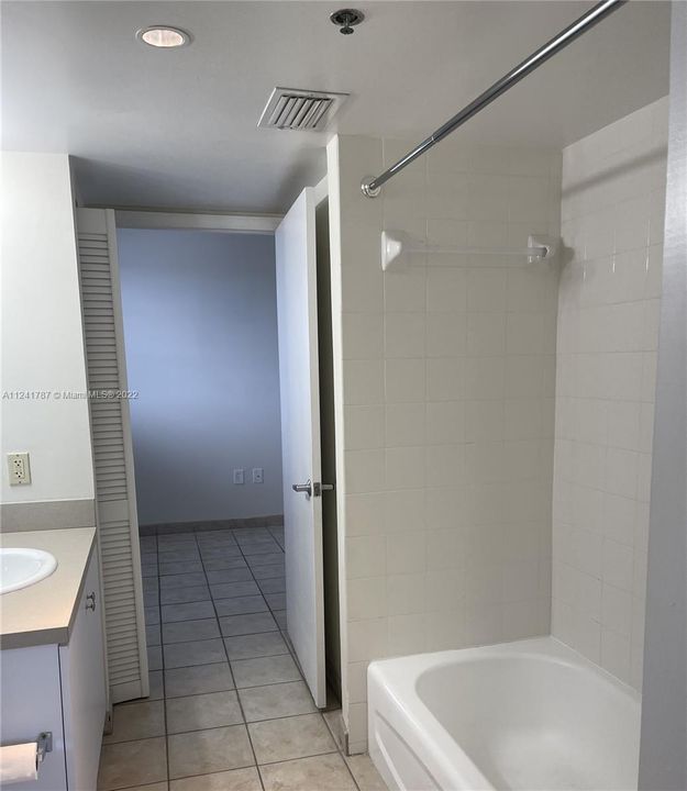 最近租的: $1,750 (1 贝兹, 1 浴室, 580 平方英尺)