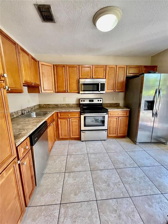 Vendido Recientemente: $275,000 (2 camas, 2 baños, 1242 Pies cuadrados)