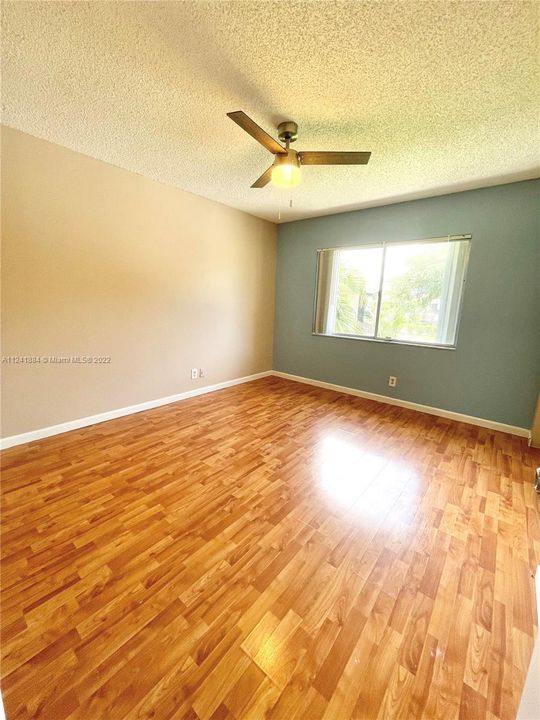 Vendido Recientemente: $275,000 (2 camas, 2 baños, 1242 Pies cuadrados)