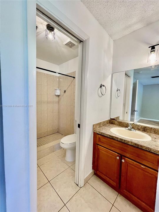 Vendido Recientemente: $275,000 (2 camas, 2 baños, 1242 Pies cuadrados)