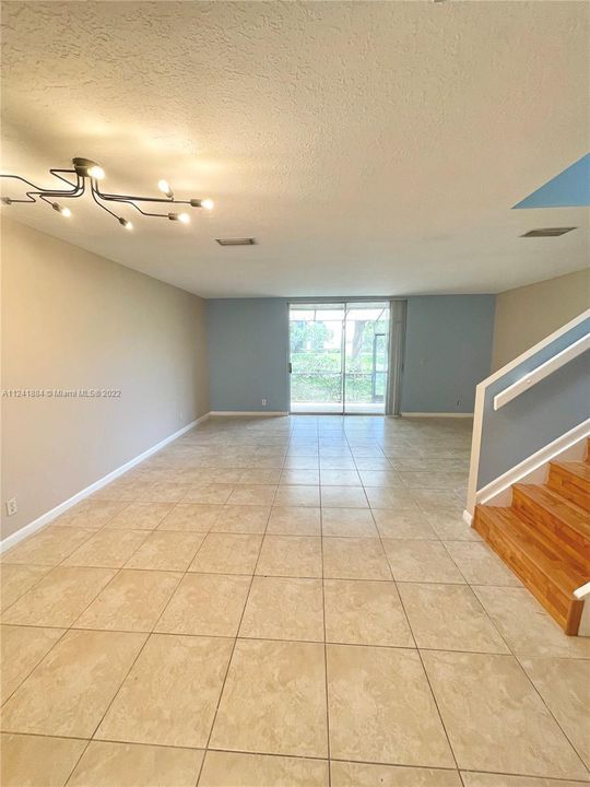 Vendido Recientemente: $275,000 (2 camas, 2 baños, 1242 Pies cuadrados)