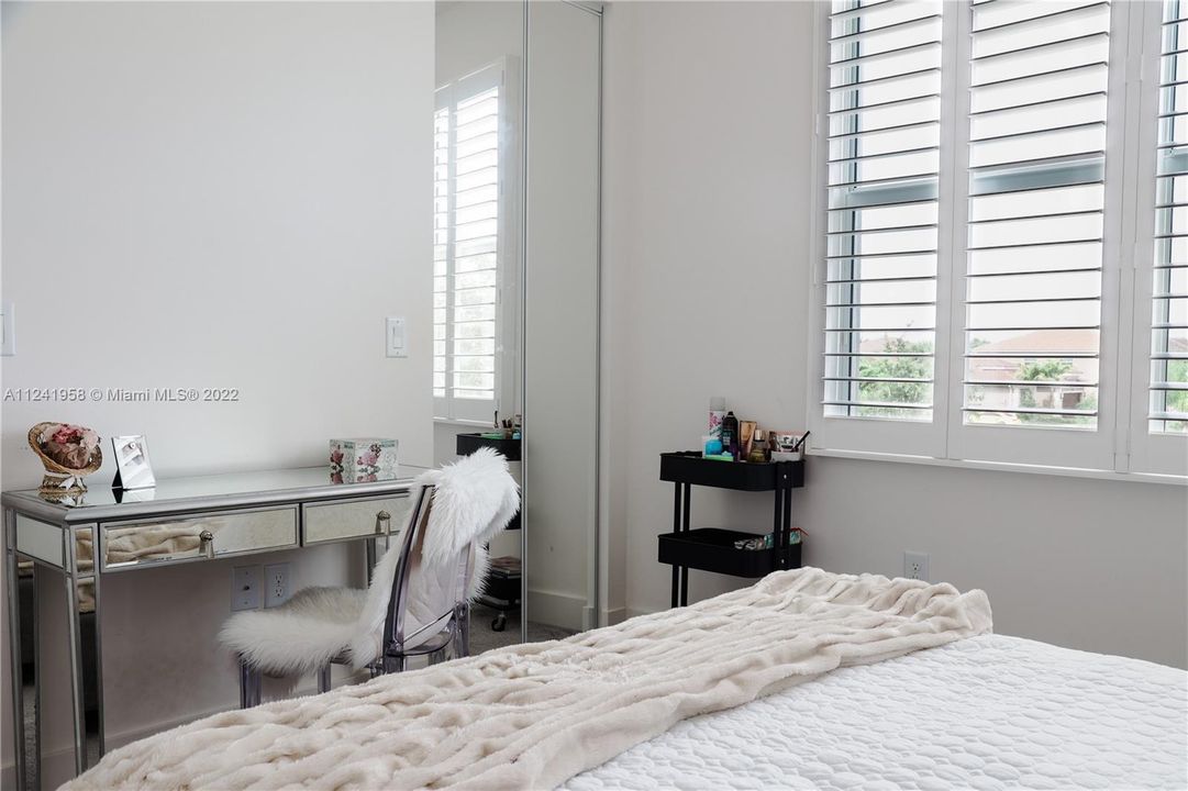 Recently Sold: $1,379,000 (4 beds, 3 baths, 2656 Square Feet)