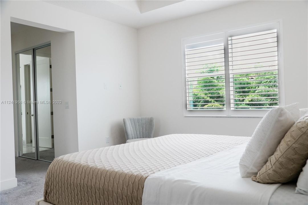 Recently Sold: $1,379,000 (4 beds, 3 baths, 2656 Square Feet)