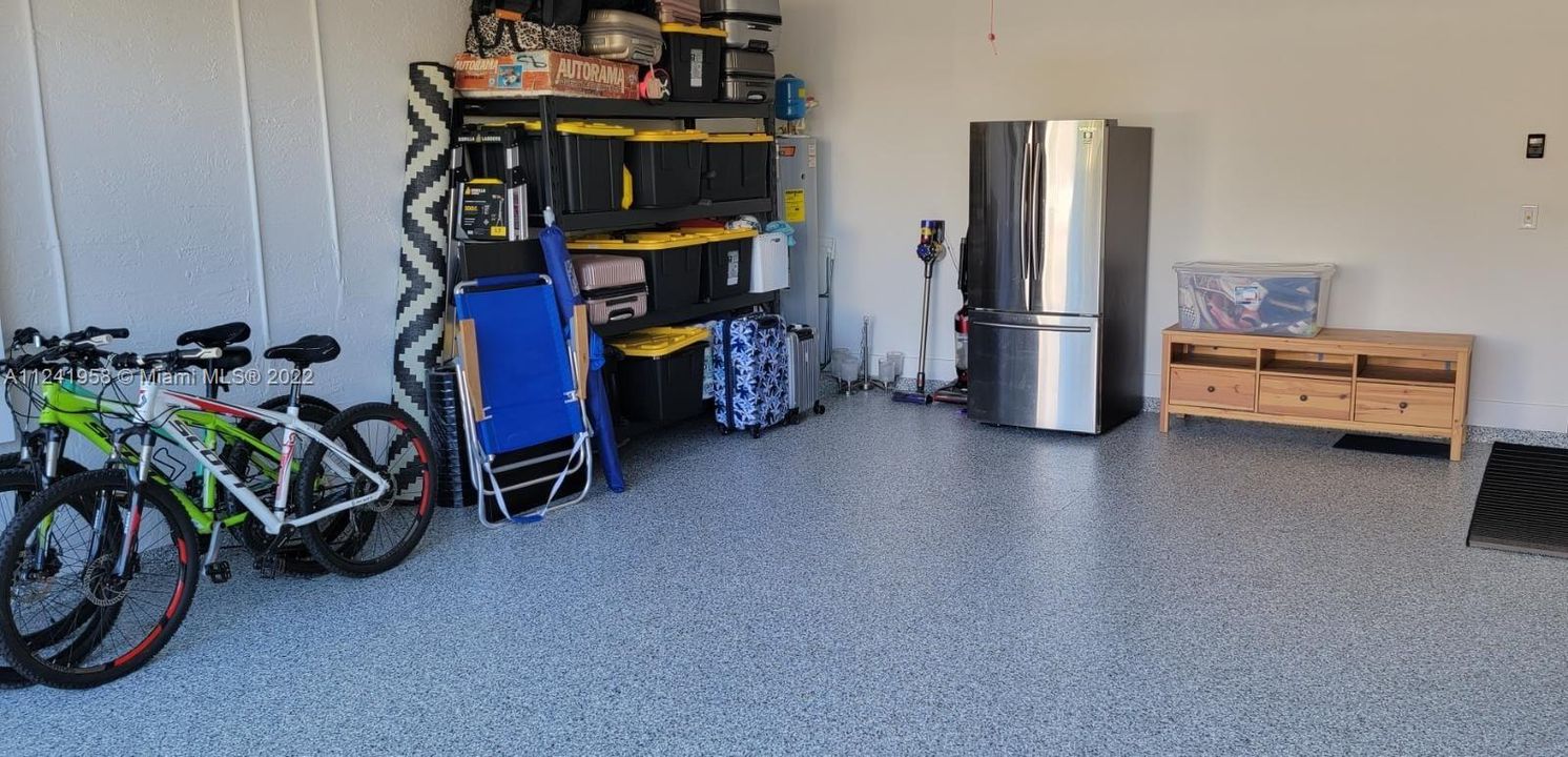 Recently Sold: $1,379,000 (4 beds, 3 baths, 2656 Square Feet)