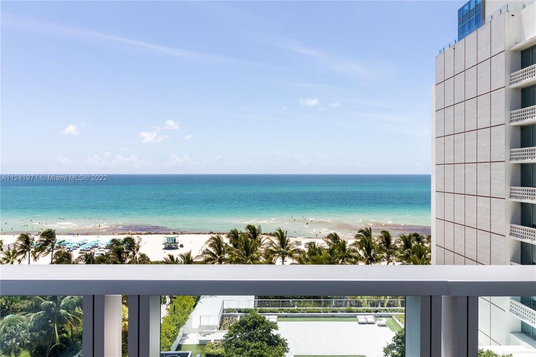 Recently Sold: $7,300,000 (3 beds, 3 baths, 2756 Square Feet)