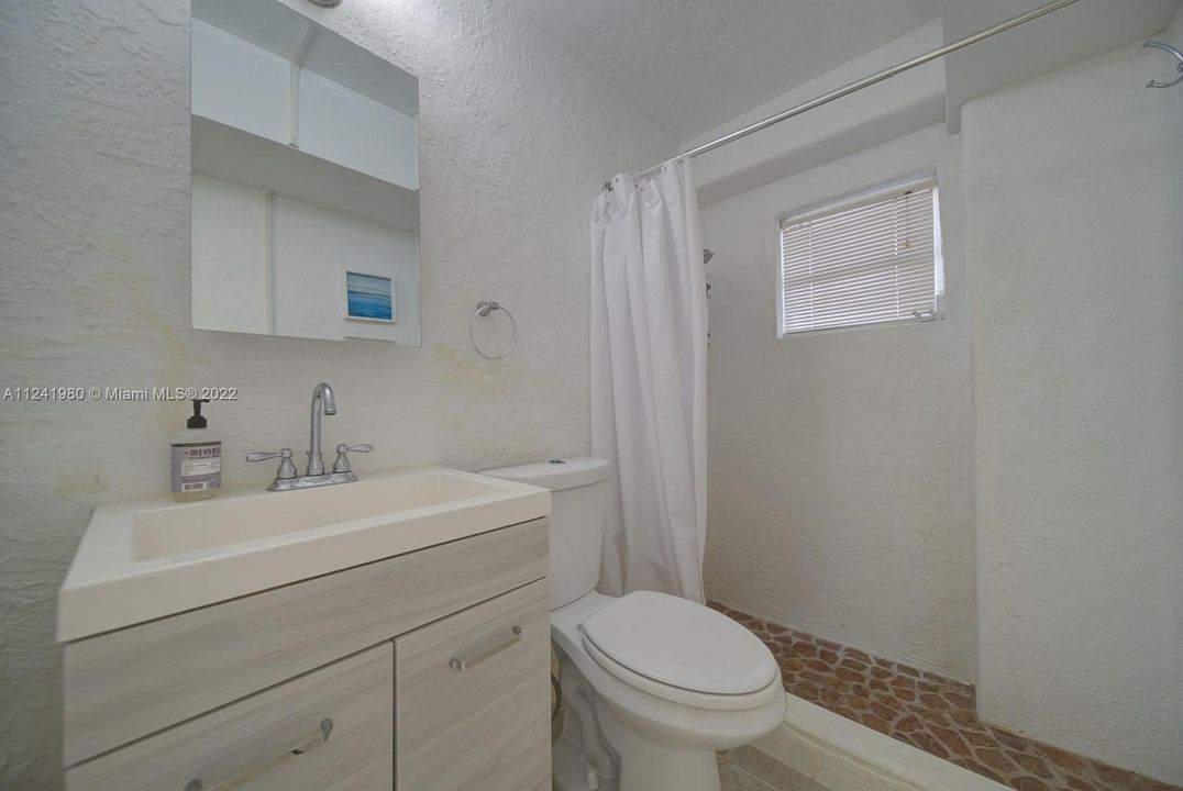 最近租的: $2,095 (1 贝兹, 1 浴室, 0 平方英尺)