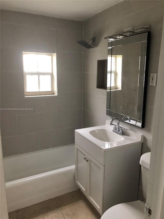 最近租的: $1,750 (2 贝兹, 1 浴室, 750 平方英尺)