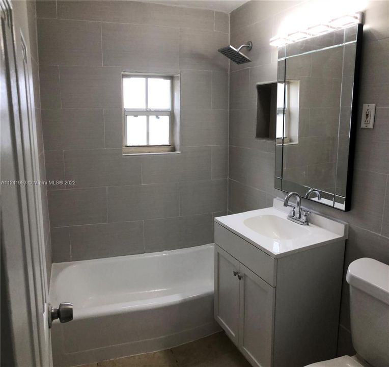 最近租的: $1,750 (2 贝兹, 1 浴室, 750 平方英尺)