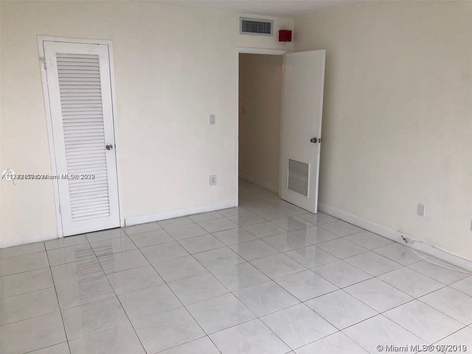 Recently Rented: $2,500 (1 beds, 1 baths, 940 Square Feet)