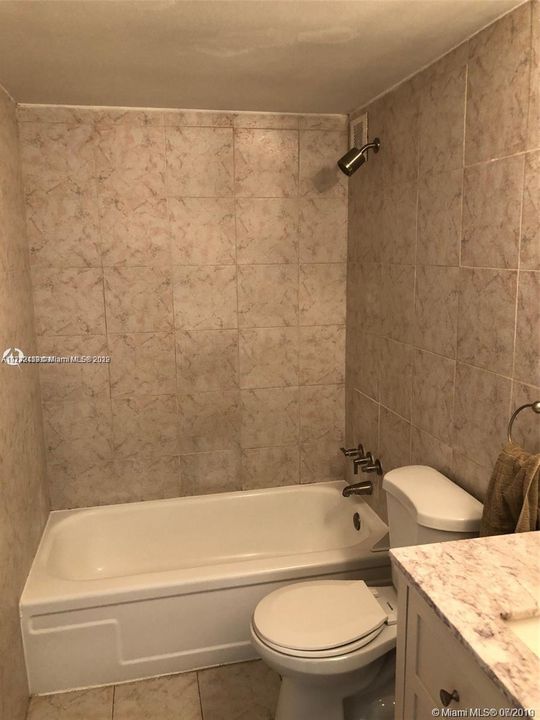 Recently Rented: $2,500 (1 beds, 1 baths, 940 Square Feet)