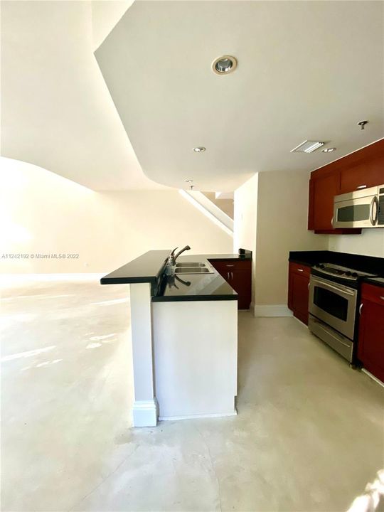Recently Sold: $1,280,000 (2 beds, 2 baths, 1795 Square Feet)