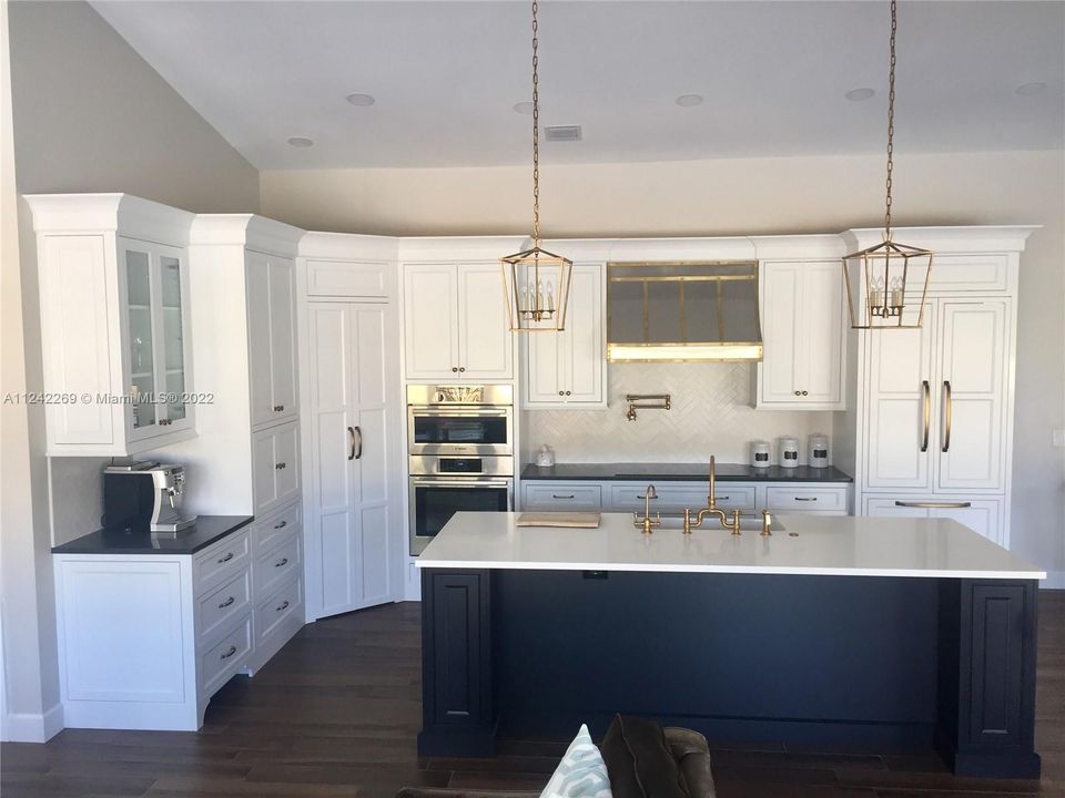 Recently Rented: $6,750 (4 beds, 2 baths, 1964 Square Feet)