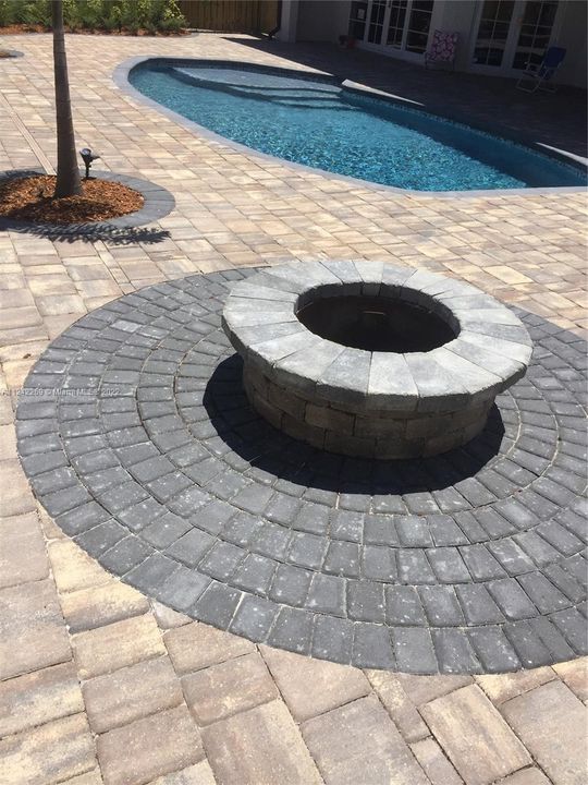 Recently Rented: $6,750 (4 beds, 2 baths, 1964 Square Feet)