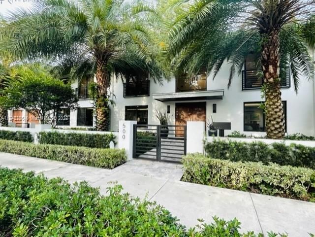 Recently Sold: $2,650,000 (4 beds, 4 baths, 4418 Square Feet)
