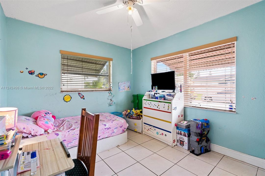 Vendido Recientemente: $290,000 (2 camas, 1 baños, 1062 Pies cuadrados)