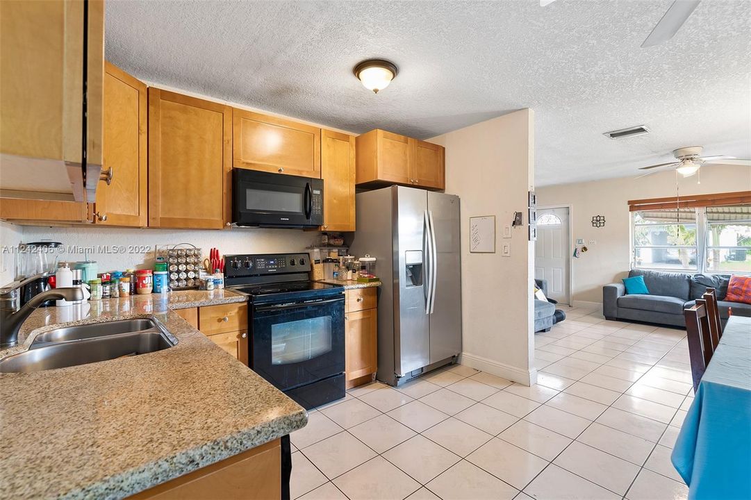 Vendido Recientemente: $290,000 (2 camas, 1 baños, 1062 Pies cuadrados)