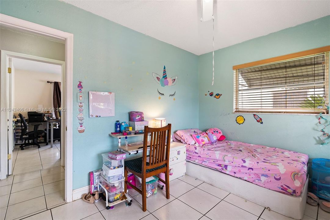 Vendido Recientemente: $290,000 (2 camas, 1 baños, 1062 Pies cuadrados)