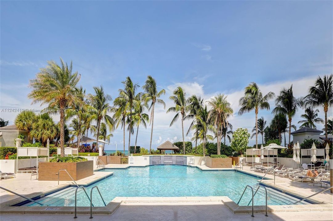 Recently Sold: $3,250,000 (3 beds, 3 baths, 1980 Square Feet)