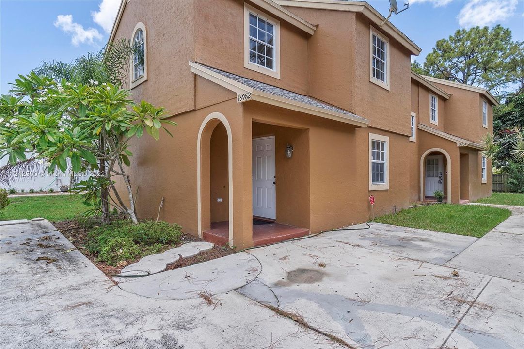 Недавно арендовано: $2,150 (3 спален, 2 ванн, 1488 Квадратных фут)