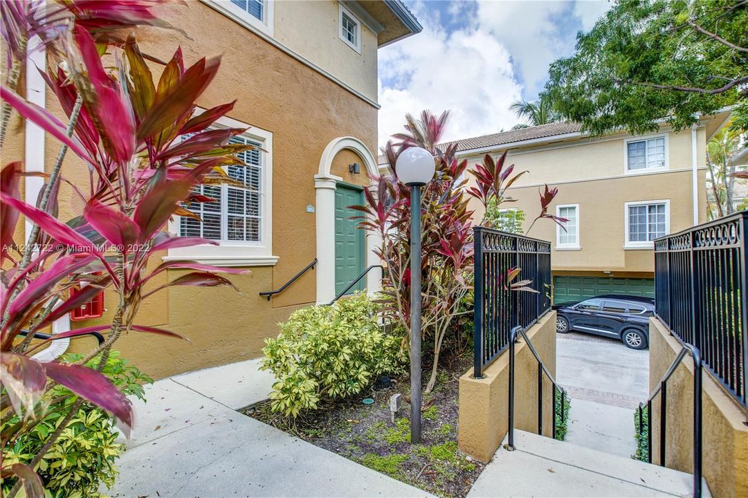 Recently Sold: $500,000 (3 beds, 2 baths, 1450 Square Feet)