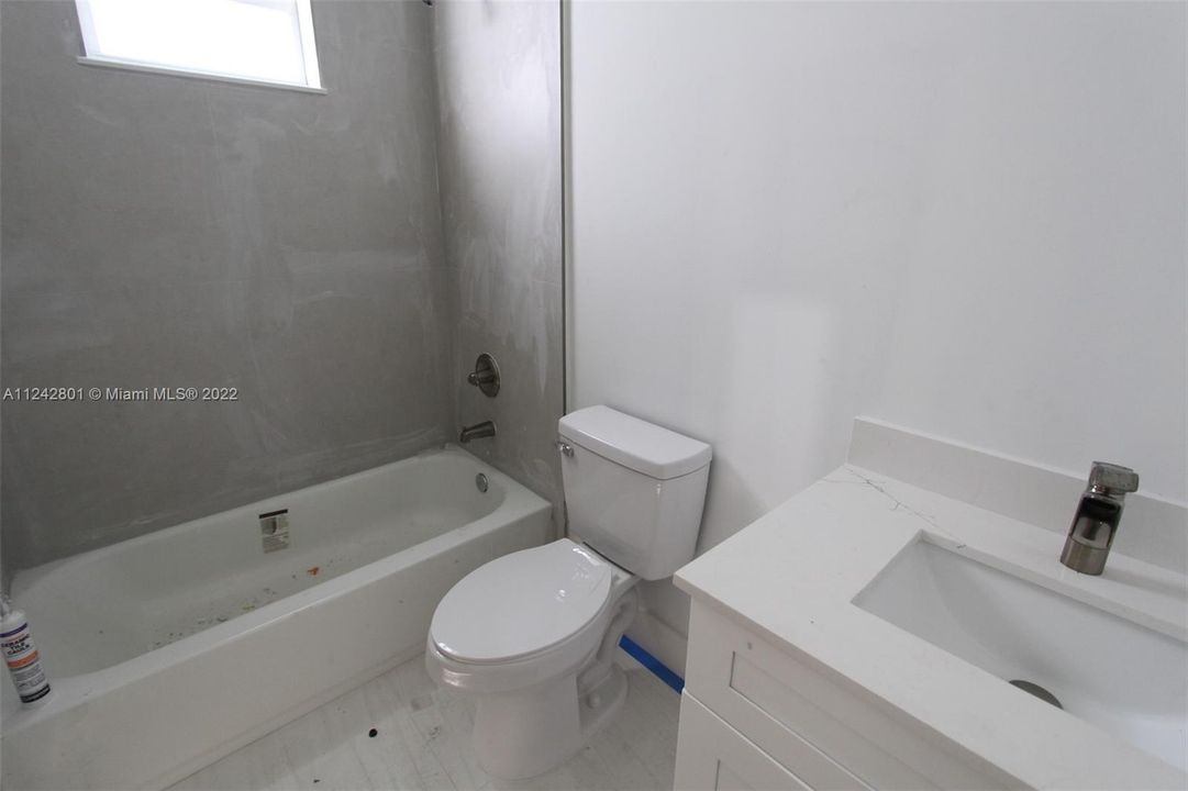 Недавно арендовано: $800 (0 спален, 1 ванн, 200 Квадратных фут)
