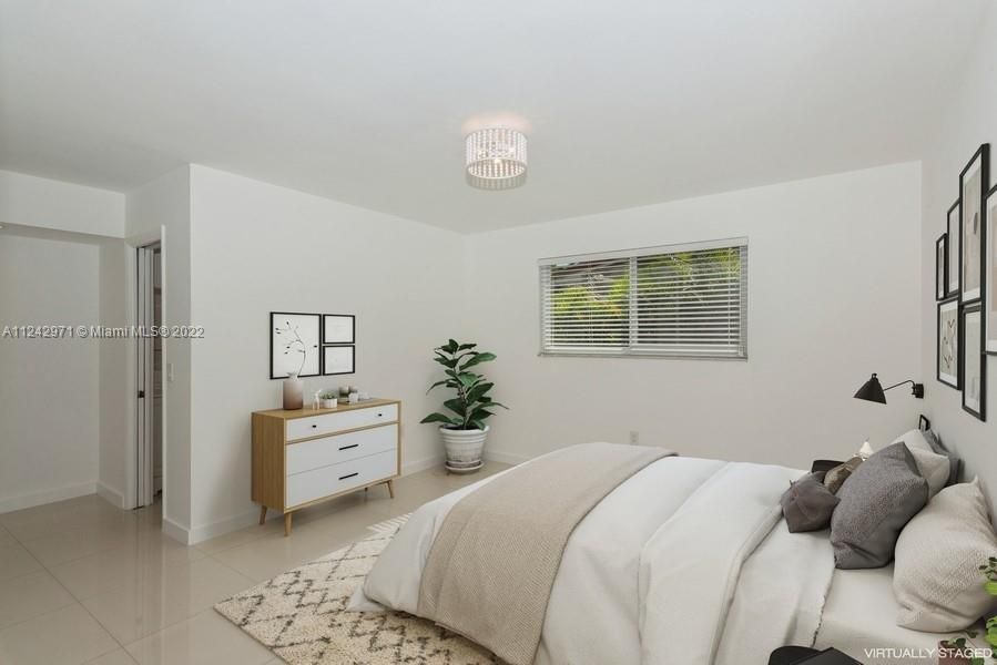 最近租的: $4,500 (3 贝兹, 2 浴室, 2121 平方英尺)