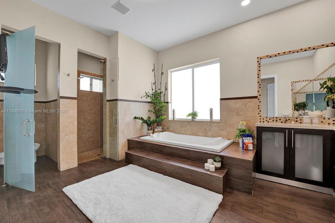 Недавно арендовано: $16,000 (5 спален, 4 ванн, 4787 Квадратных фут)