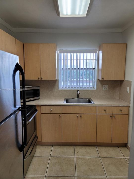 Recently Rented: $1,800 (1 beds, 1 baths, 671 Square Feet)