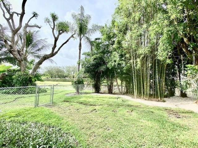 最近租的: $4,500 (3 贝兹, 2 浴室, 2121 平方英尺)