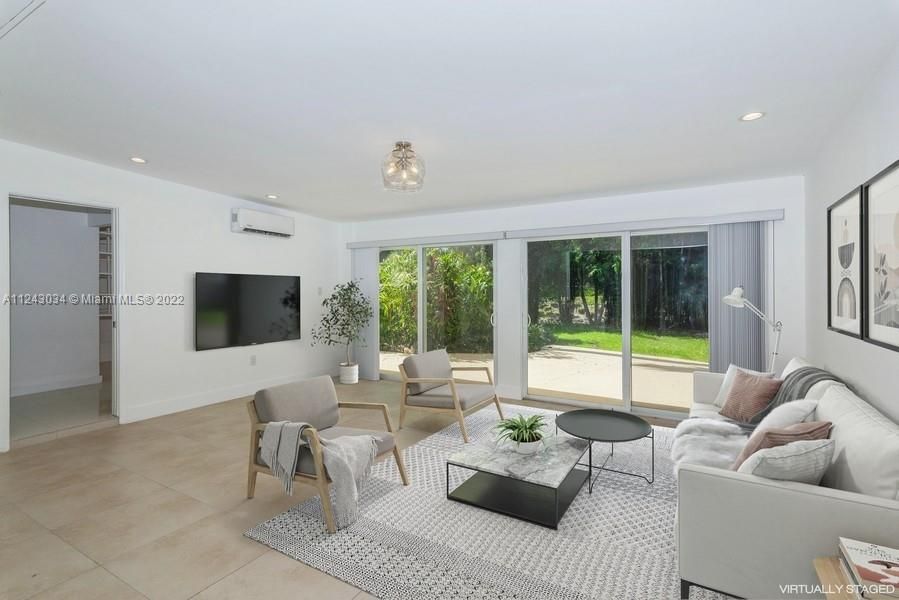 最近租的: $4,500 (3 贝兹, 2 浴室, 2121 平方英尺)