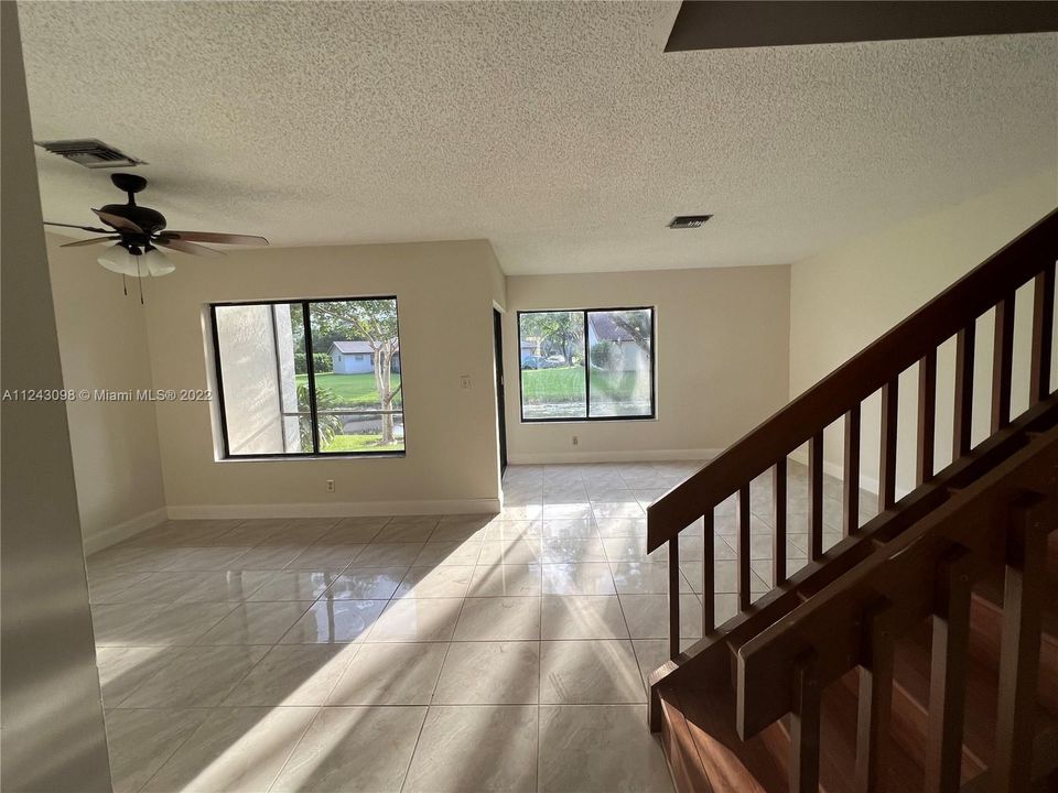 Recently Sold: $335,000 (3 beds, 2 baths, 1604 Square Feet)