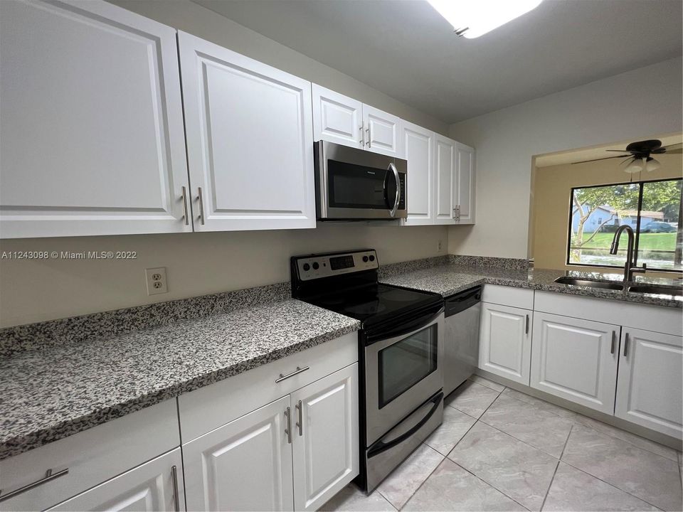 Recently Sold: $335,000 (3 beds, 2 baths, 1604 Square Feet)