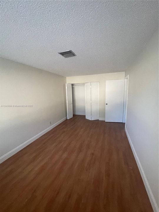 Recently Sold: $335,000 (3 beds, 2 baths, 1604 Square Feet)