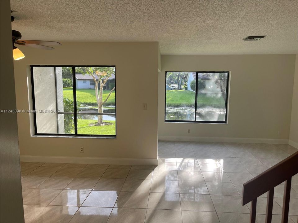 Recently Sold: $335,000 (3 beds, 2 baths, 1604 Square Feet)