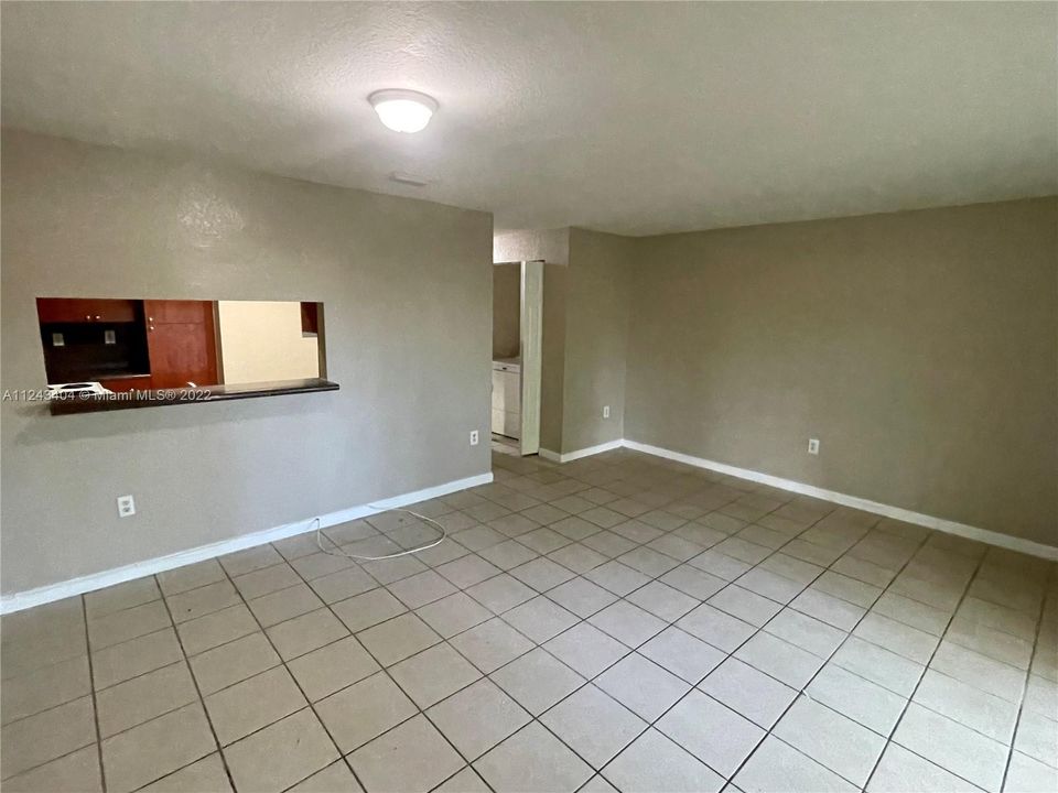 Recently Rented: $2,200 (3 beds, 2 baths, 1253 Square Feet)