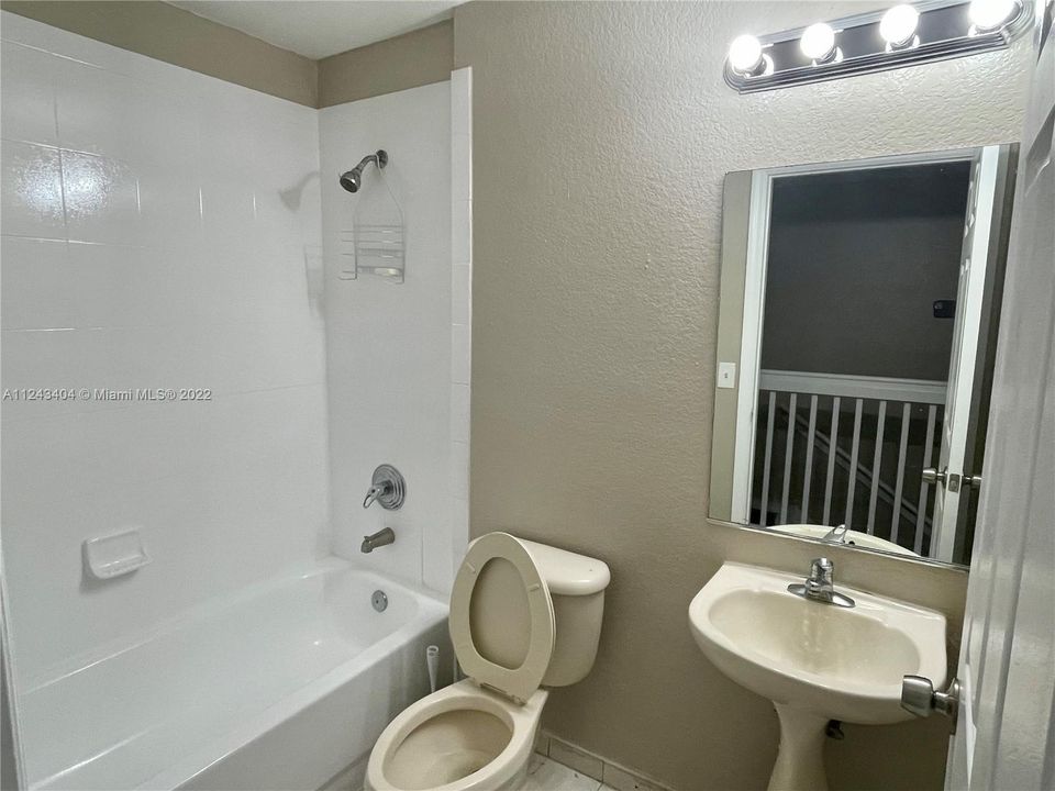 最近租的: $2,200 (3 贝兹, 2 浴室, 1253 平方英尺)