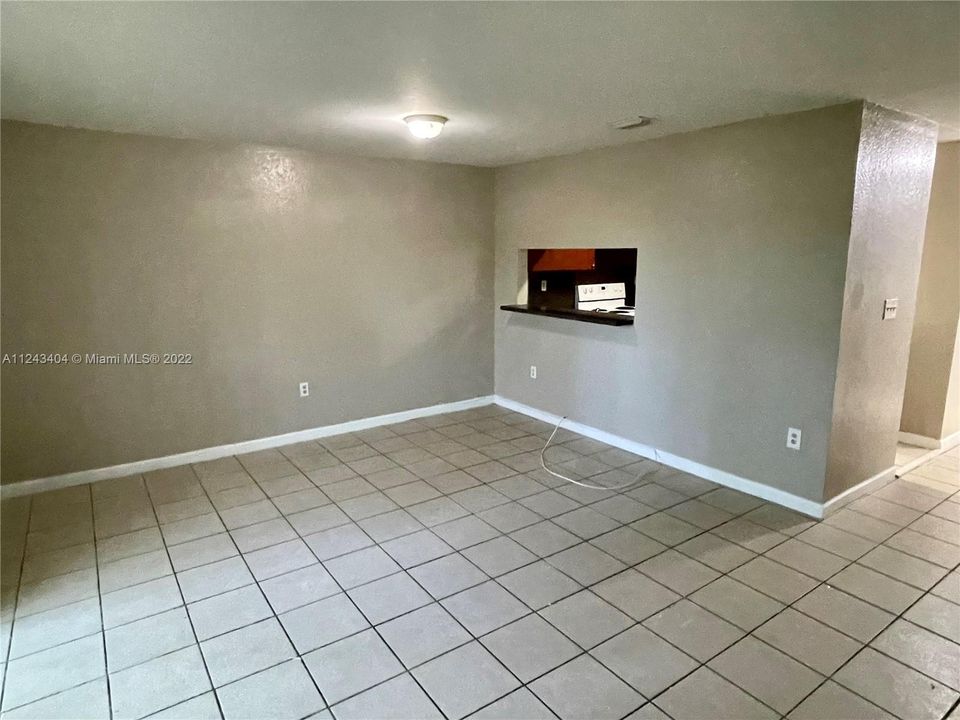 Recently Rented: $2,200 (3 beds, 2 baths, 1253 Square Feet)