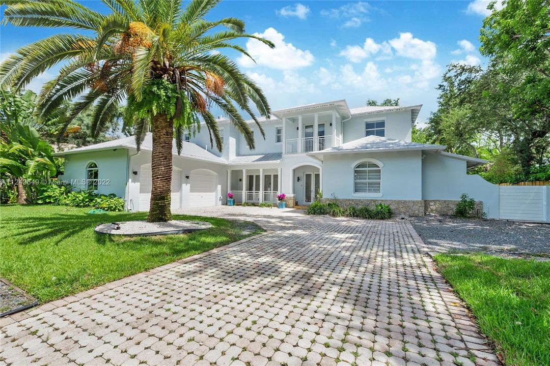 A Fantastic Executive Home To Rent in South Miami