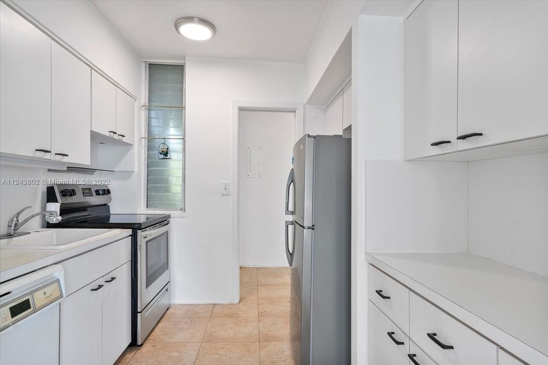 Recently Sold: $399,000 (1 beds, 1 baths, 986 Square Feet)