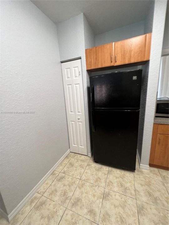 Recently Rented: $2,600 (3 beds, 2 baths, 1527 Square Feet)