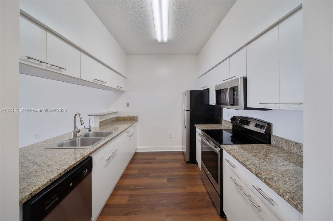 Recently Rented: $4,429 (2 beds, 2 baths, 1632 Square Feet)