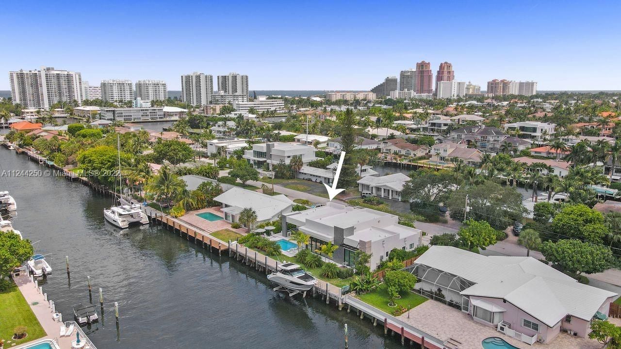 Recently Sold: $4,250,000 (4 beds, 3 baths, 2925 Square Feet)