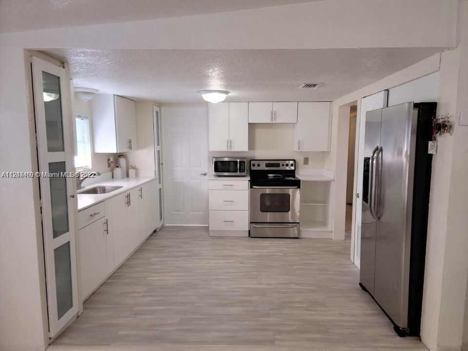 最近售出: $115,000 (3 贝兹, 2 浴室, 5164 平方英尺)