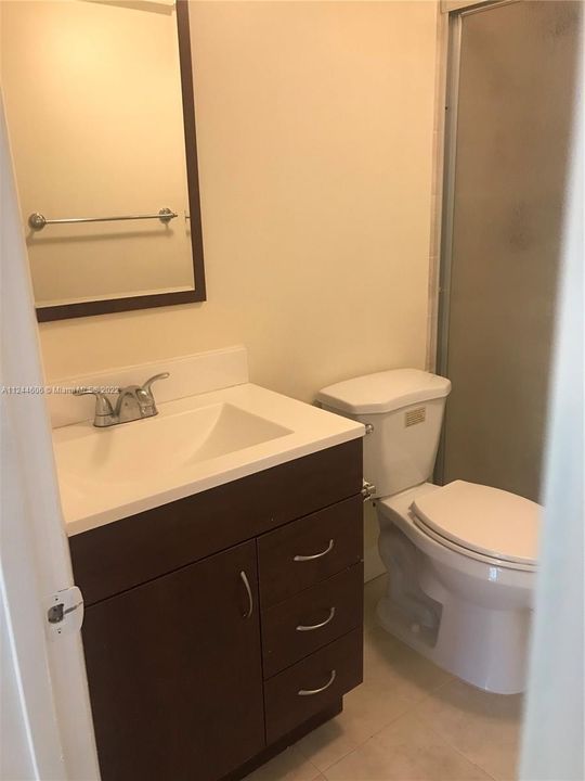 Vendido Recientemente: $190,000 (2 camas, 2 baños, 933 Pies cuadrados)