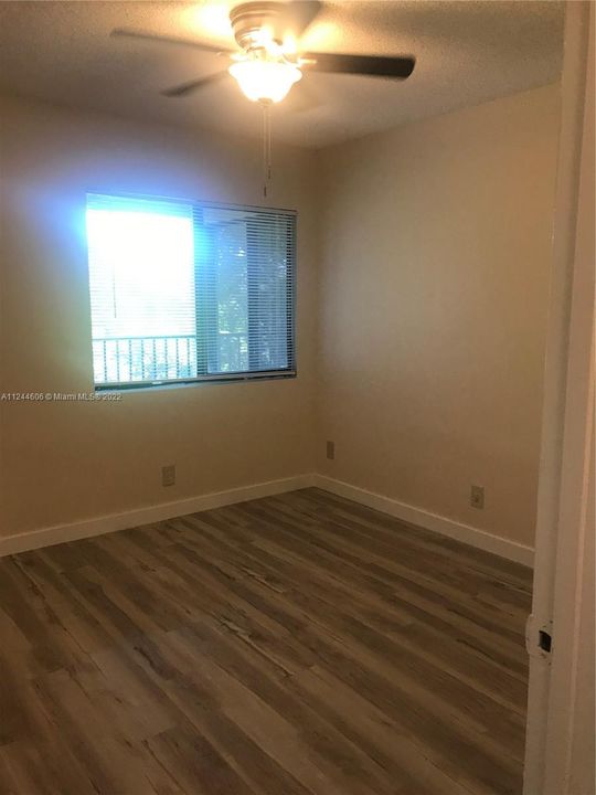 Vendido Recientemente: $190,000 (2 camas, 2 baños, 933 Pies cuadrados)