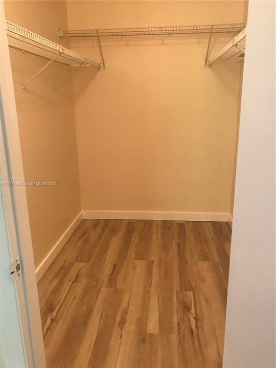 Vendido Recientemente: $190,000 (2 camas, 2 baños, 933 Pies cuadrados)